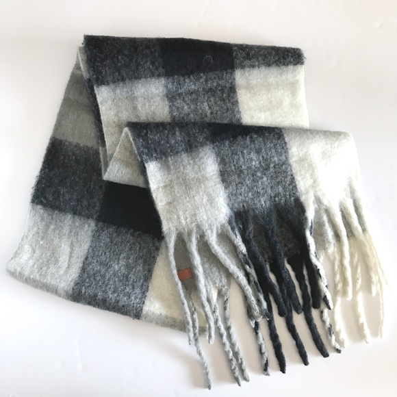 Fry & Co. Soft Navy Grey Cream Fringe Oblong Scarf - Picture 9 of 12